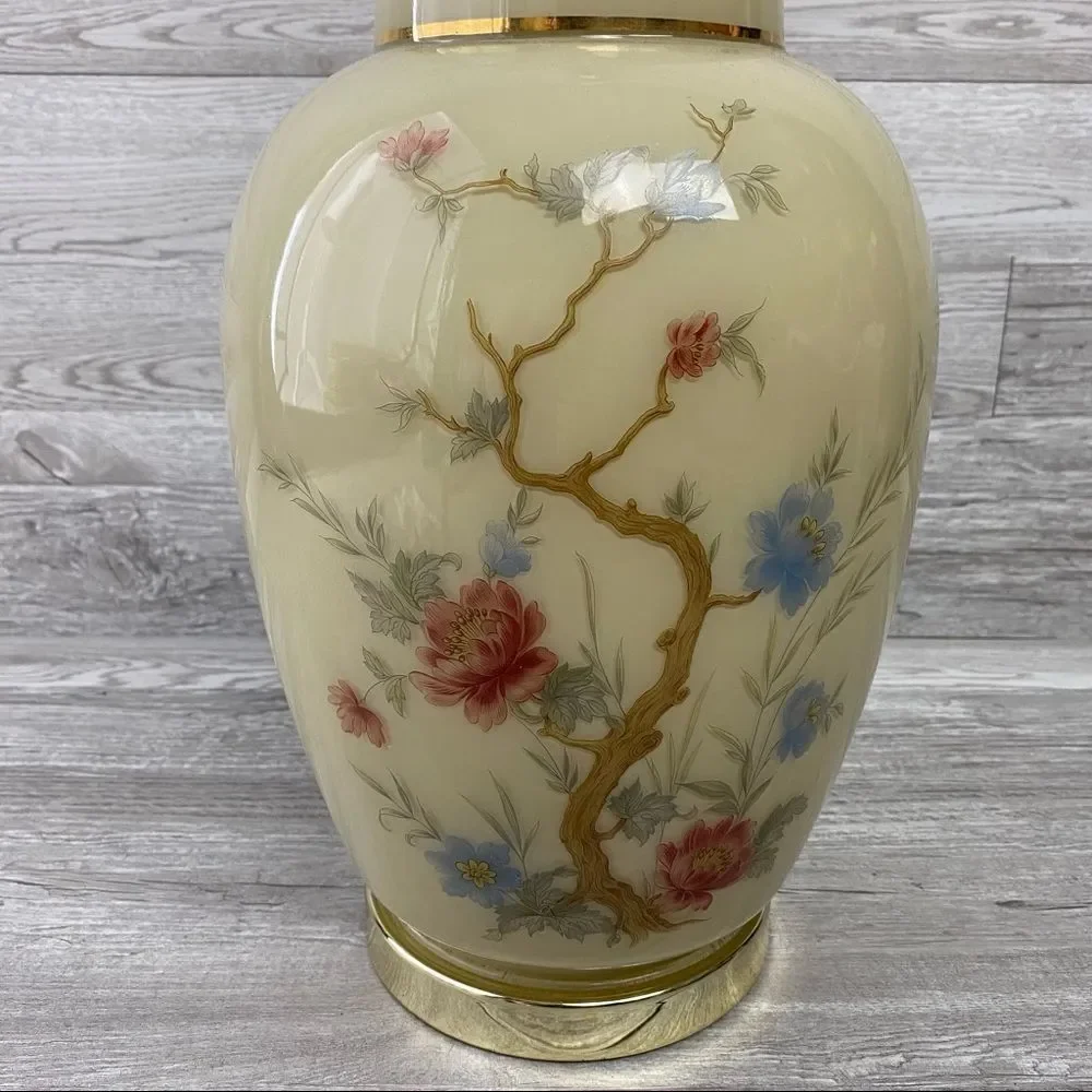 Vintage Glass Porcelain Floral Vase Glass Ginger jar Oriental Style Tabl…